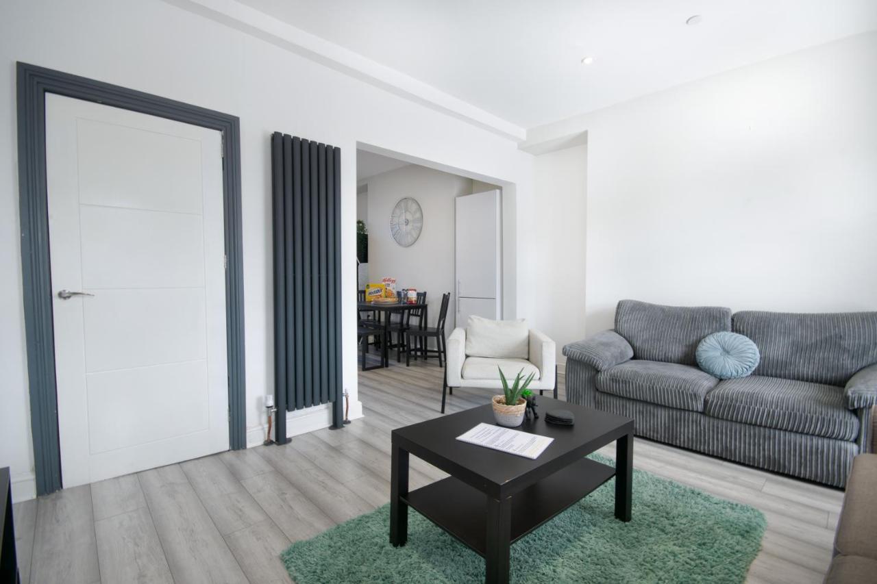 Luxe Living Family Home - Beach, Wifi, Parking Swansea Bagian luar foto